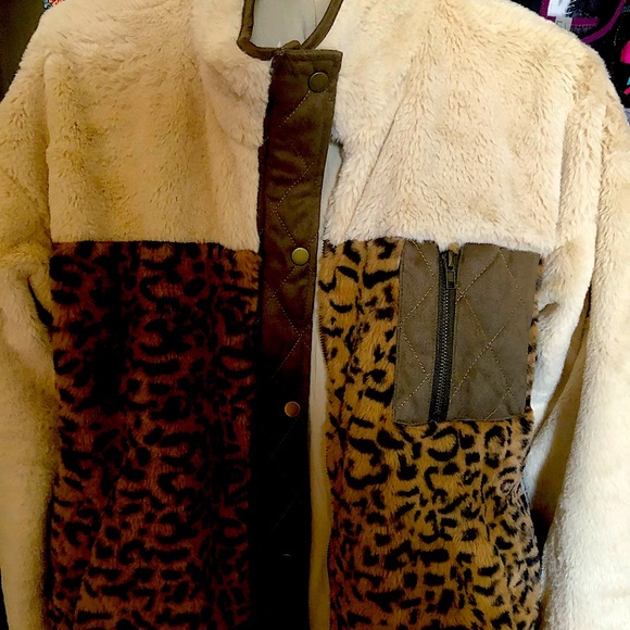 Brand New Leopard Tan and Brown Trim Soft Furry Jacket Sz L - Picture 1 of 3